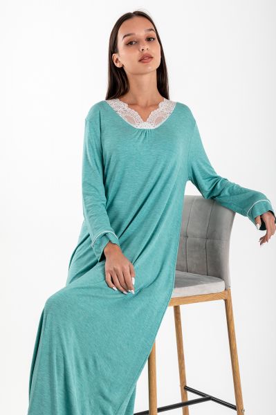 قميص نوم برقبة مطرزة -ازرق شاحب للنساء