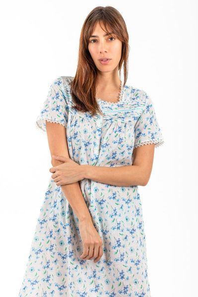 Ladies White Blue Floral Embroidery Pattern Nightdress